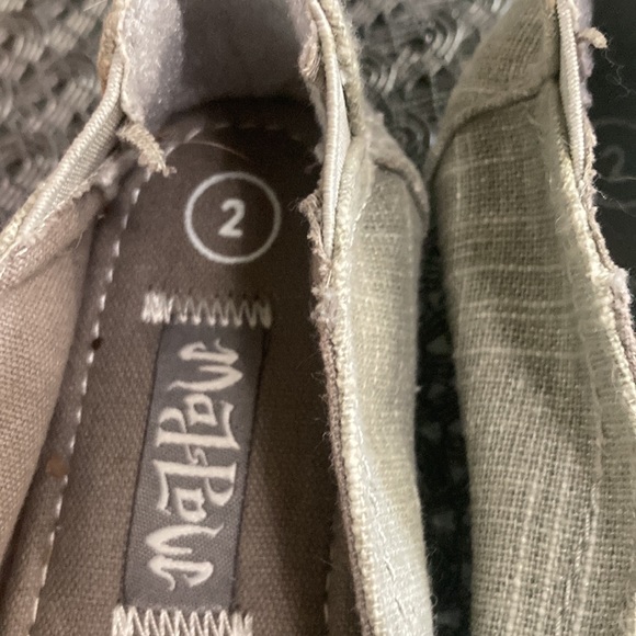 3 pairs flats/espadrilles/shoes - Picture 5 of 7